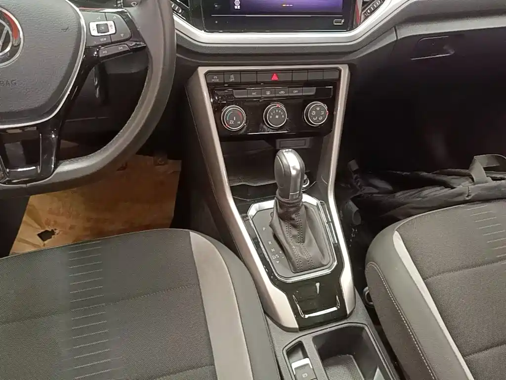 Volkswagen T-Roc 2022 — фото 14