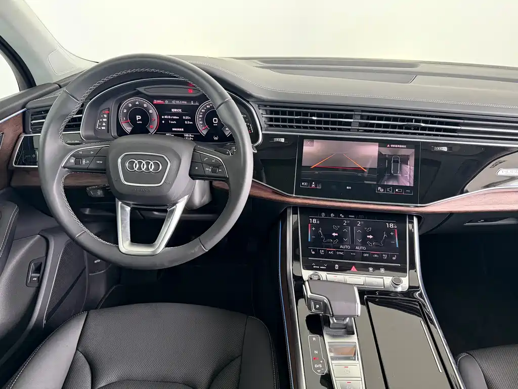 Audi Q7 2025 — фото 10