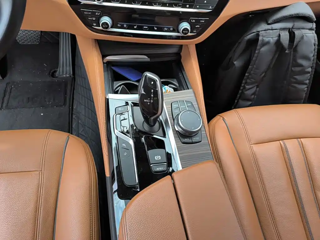 BMW 6 Series GT 2019 — фото 14