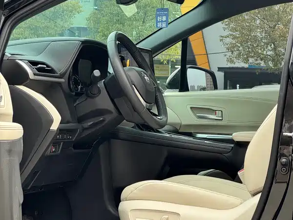 Toyota Sienna 2024