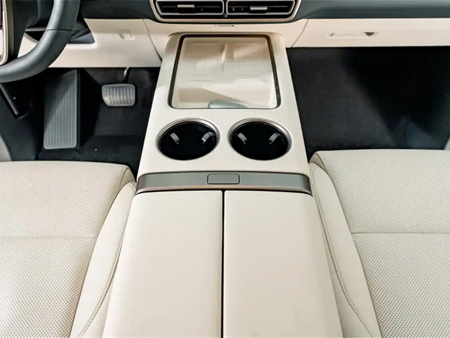 Li Auto Li MEGA 2025 — фото 17