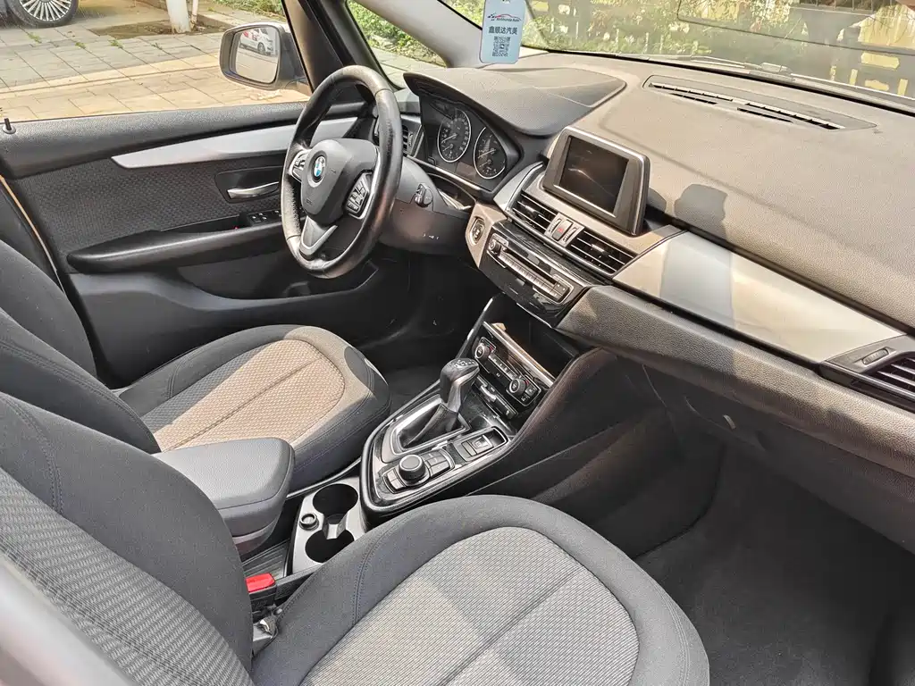 BMW 2 Series Gran Tourer 2017 — фото 14