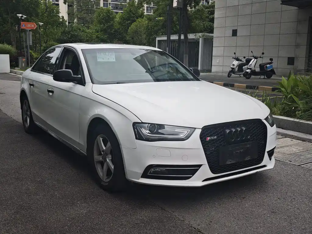 Audi A4L 2014
