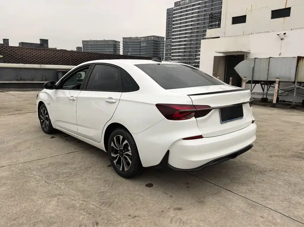 Chevrolet Monza 2019 — фото 15