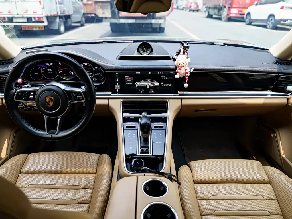 Porsche Panamera 2018 — фото 16