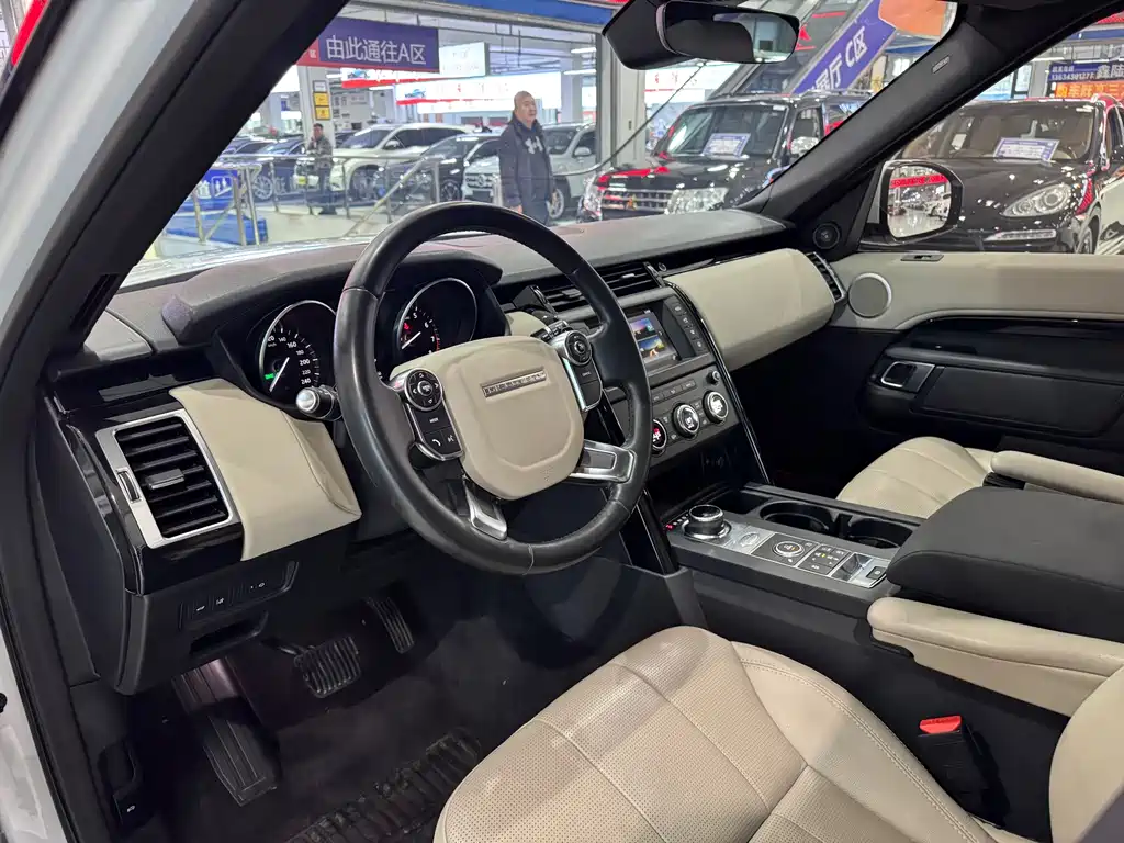 Land Rover Discovery 2018 — фото 10