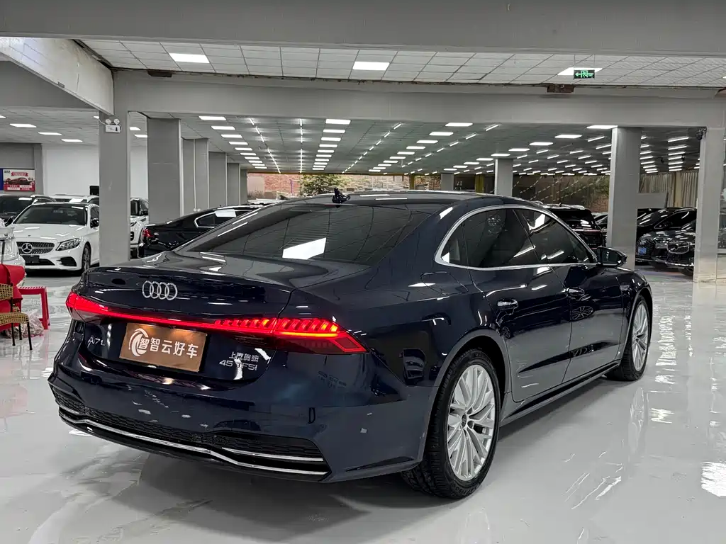 Audi A7L 2024 — фото 9