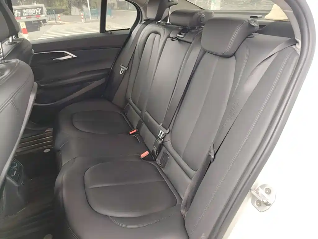 BMW 1 Series 2017 — фото 17