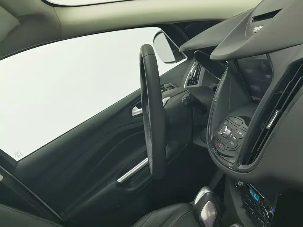 Ford Kuga 2015 — фото 22