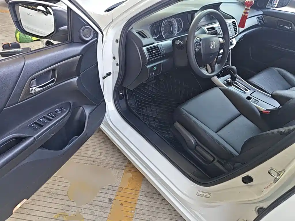 Honda Accord 2015 — фото 12