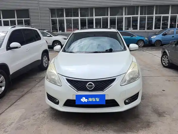 Nissan Tiida 2013