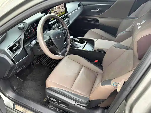 Lexus ES 2024