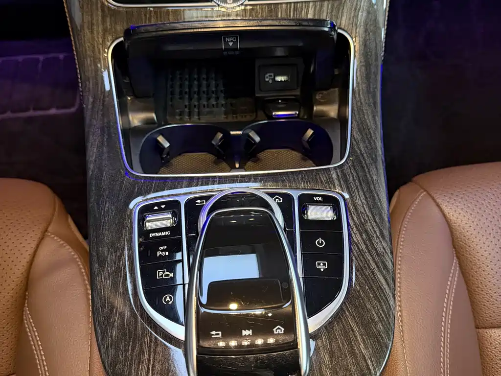 Mercedes-Benz E-Class 2017 — фото 25