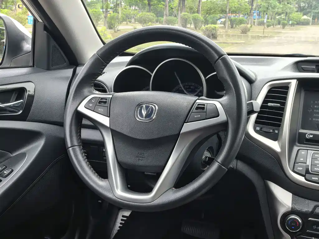 Changan Eado XT 2016 — фото 16