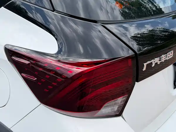 Toyota Yaris L 2022