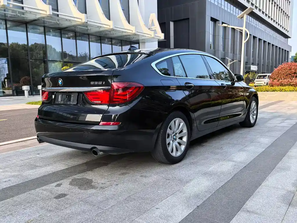 BMW 5 Series GT 2013 — фото 9