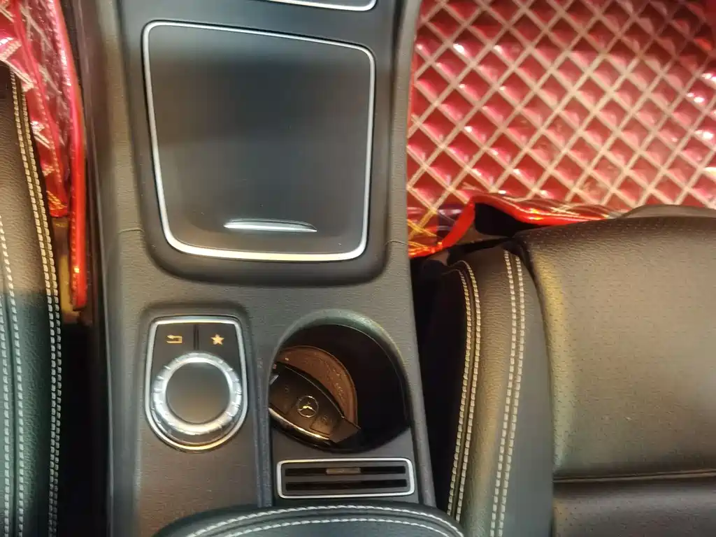 Mercedes-Benz GLA 2017 — фото 11