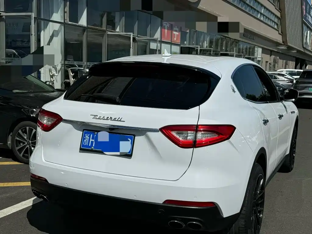 Maserati Levante 2019 — фото 12