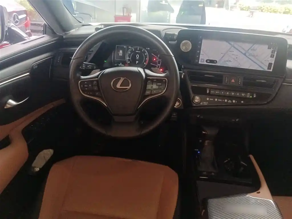 Lexus ES 2023 — фото 10