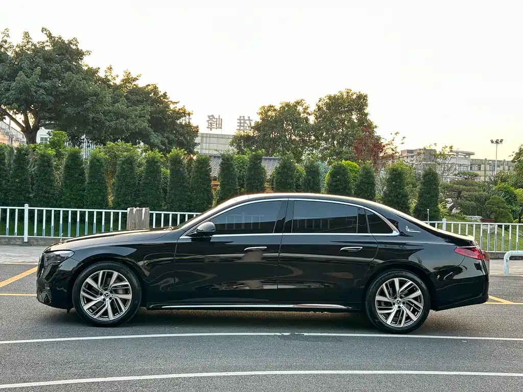 Mercedes-Benz E-Class 2025