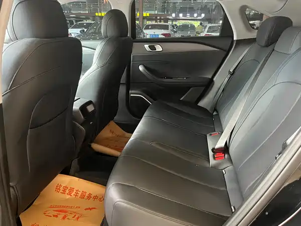 Geely Emgrand 2026