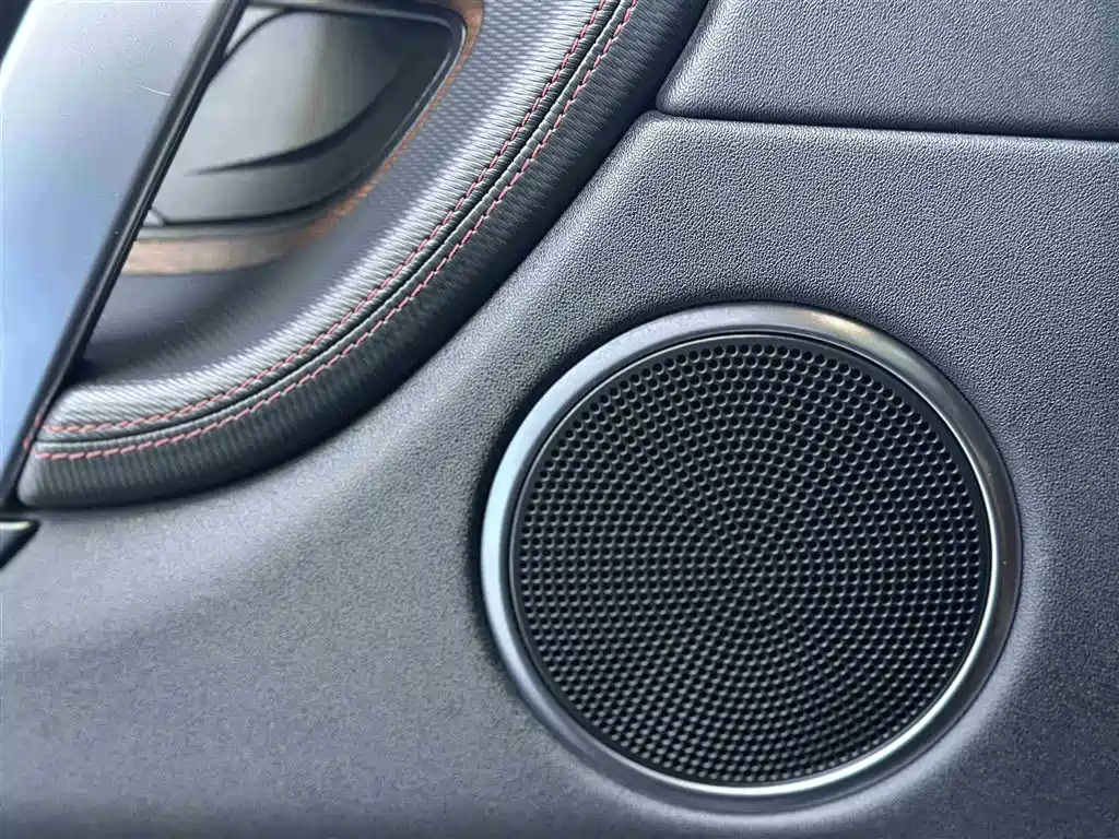 Land Rover Discovery Sport 2023 — фото 22