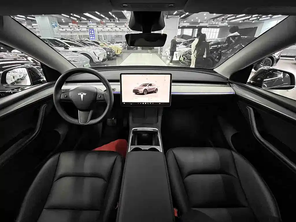 Tesla Model Y 2022 — фото 12