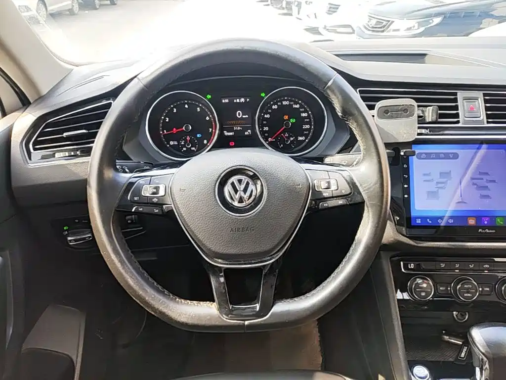 Volkswagen Tiguan L 2019 — фото 11
