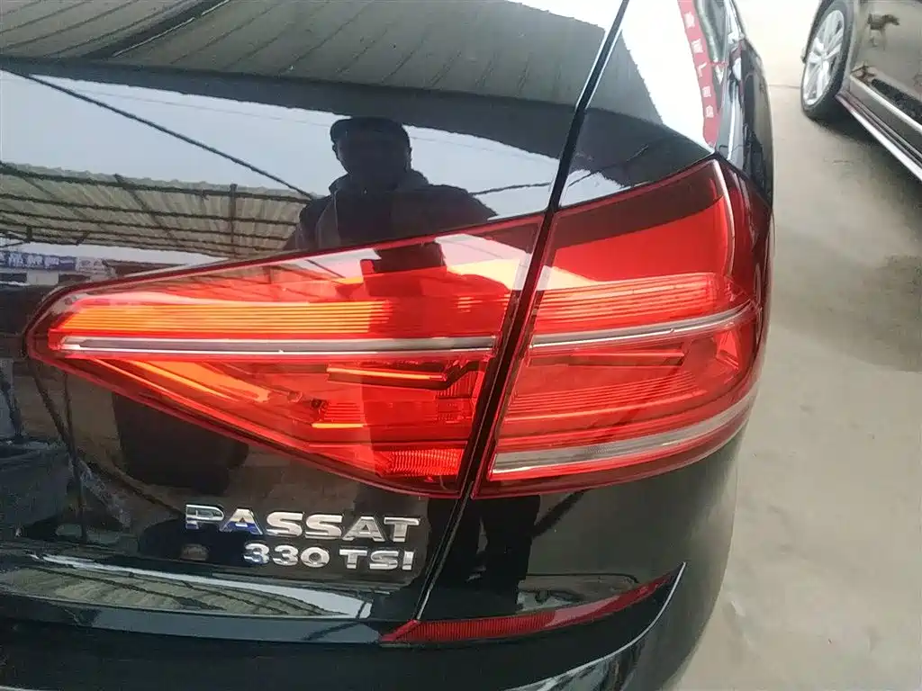 Volkswagen Passat 2017 — фото 8