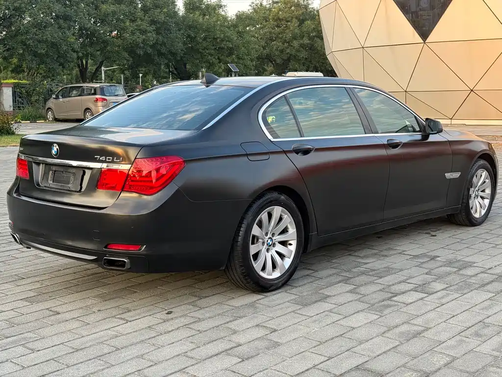 BMW 7 Series 2011 — фото 4