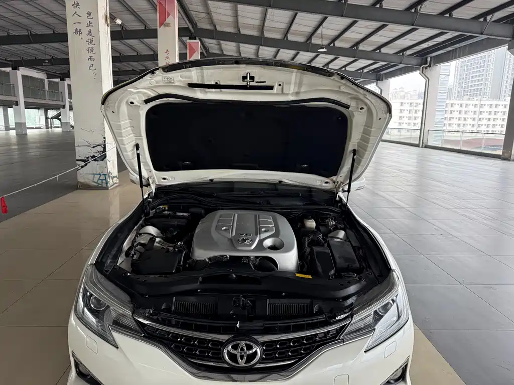 Toyota Reiz 2015 — фото 14