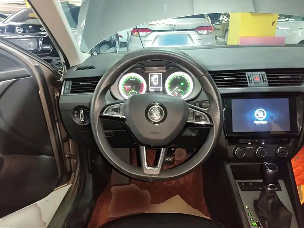 Skoda Octavia 2020 — фото 11