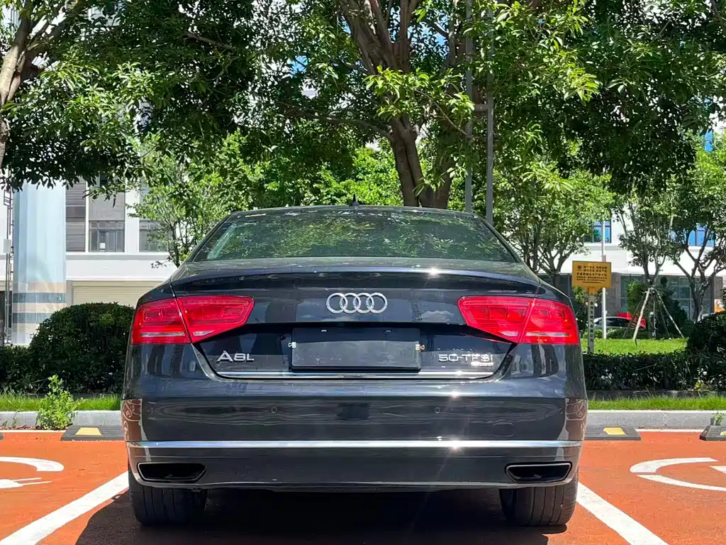 Audi A8 2014 — фото 8