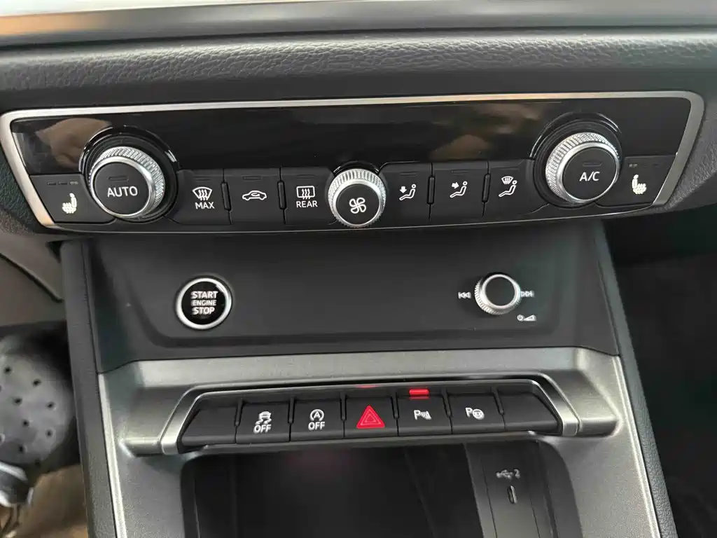 Audi Q3 2022 — фото 13