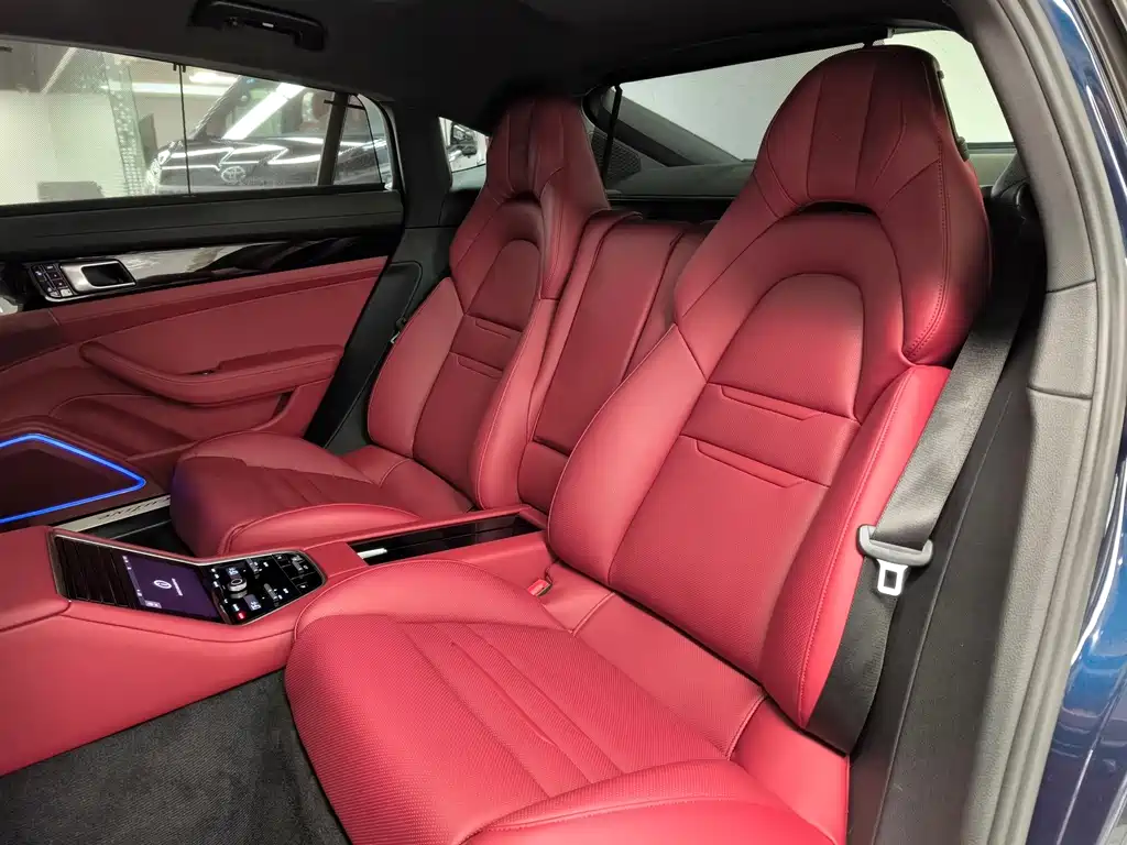 Porsche Panamera 2018 — фото 19