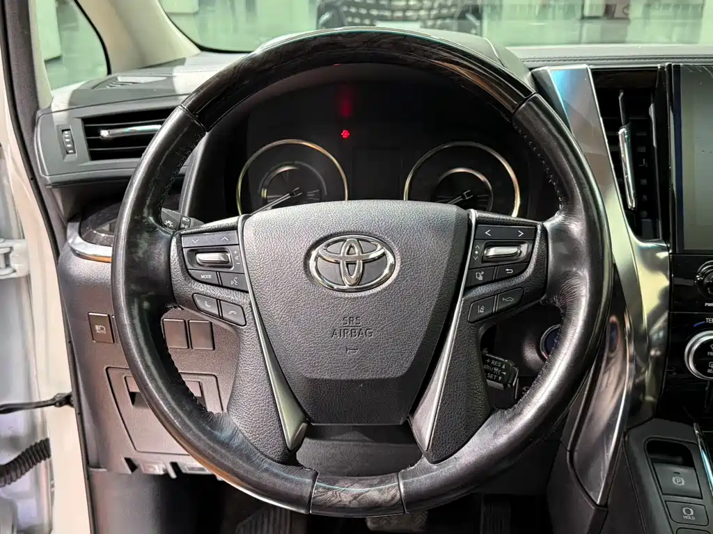 Toyota Vellfire 2020 — фото 13