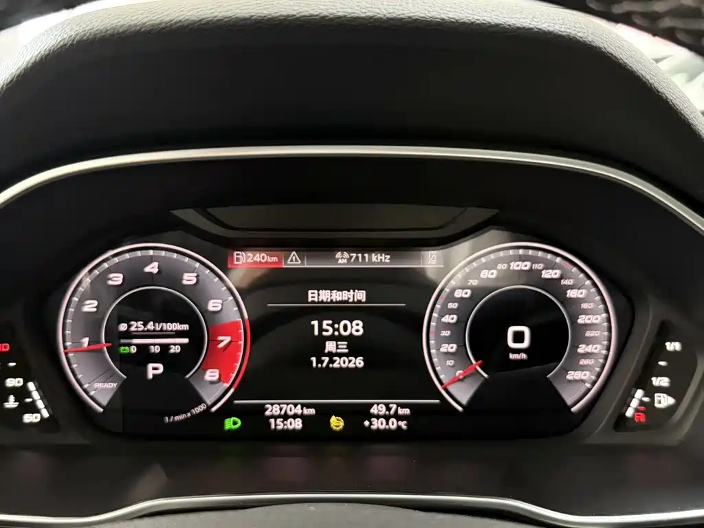 Audi Q3 2023 — фото 10