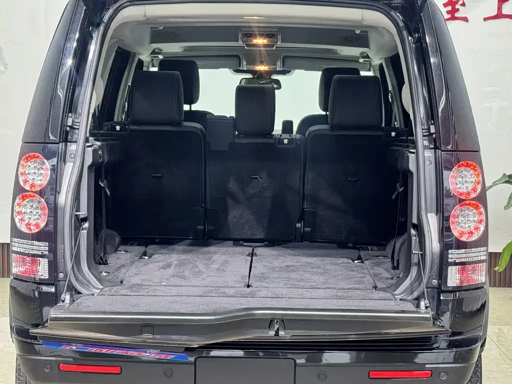 Land Rover Discovery 2016 — фото 23