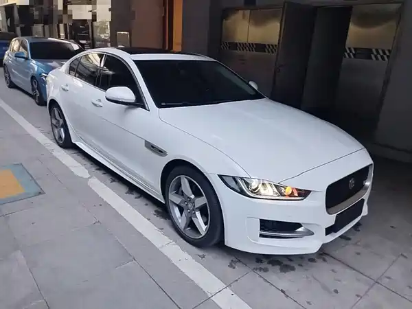 Jaguar XE 2017