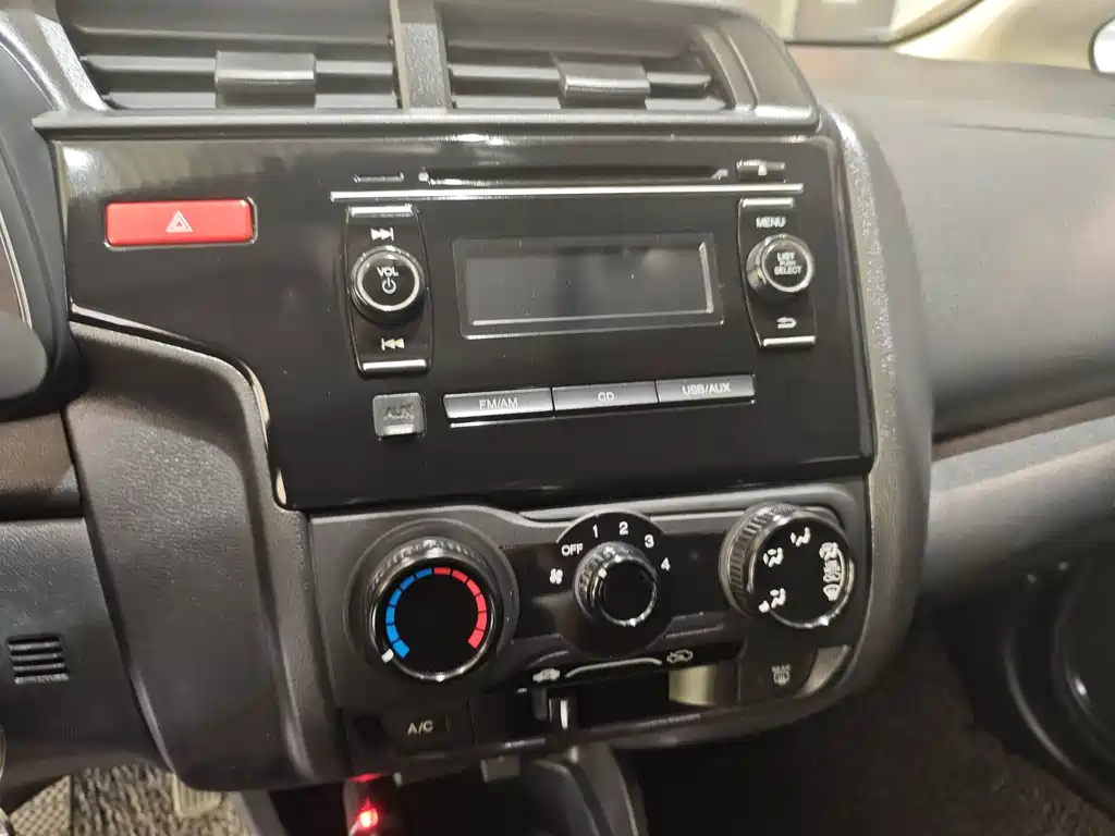Honda Fit 2016 — фото 16