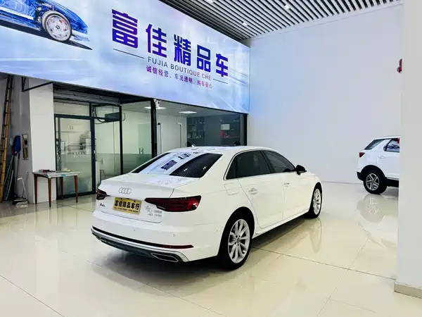 Audi A4L 2019
