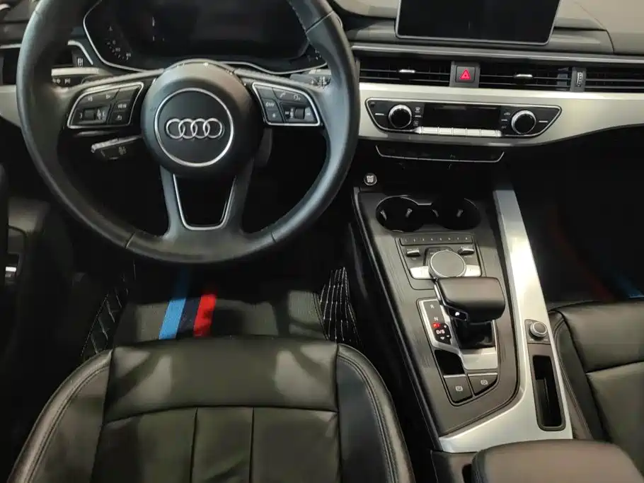 Audi A4L 2018 — фото 13