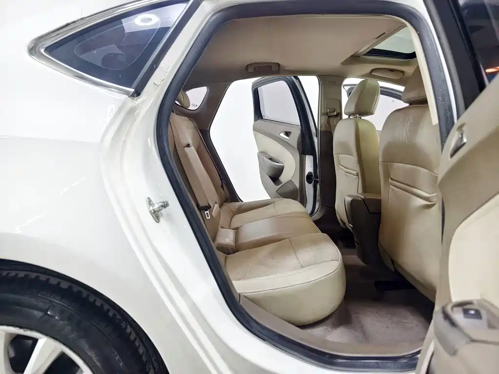 Buick Excelle GT 2013 — фото 16