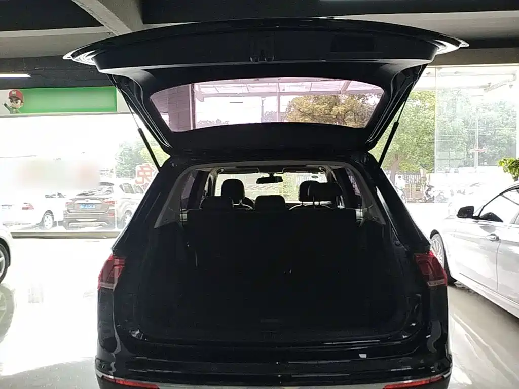 Volkswagen Tiguan L 2018 — фото 19