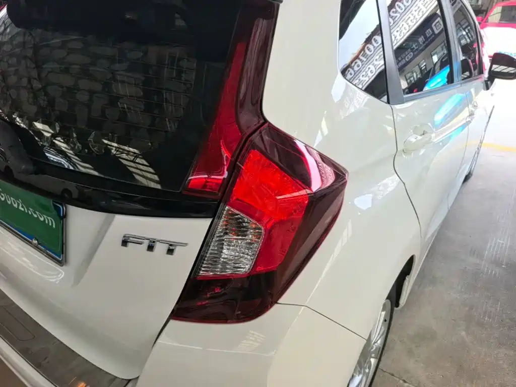 Honda Fit 2018 — фото 8