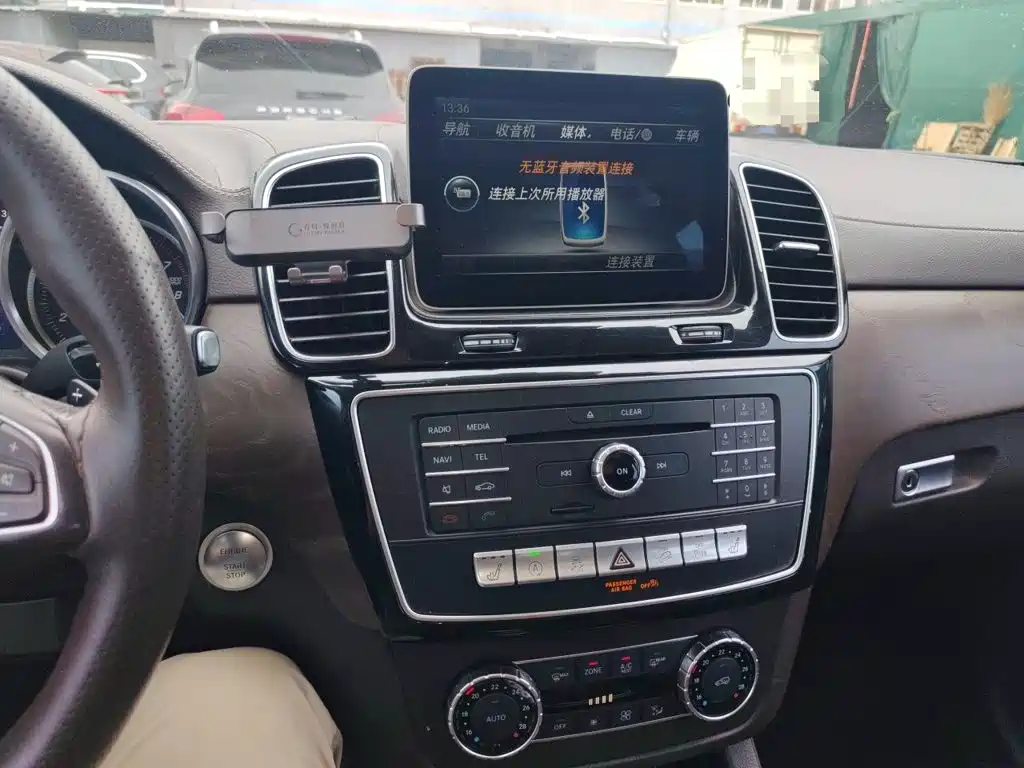 Mercedes-Benz GLE 2017 — фото 14