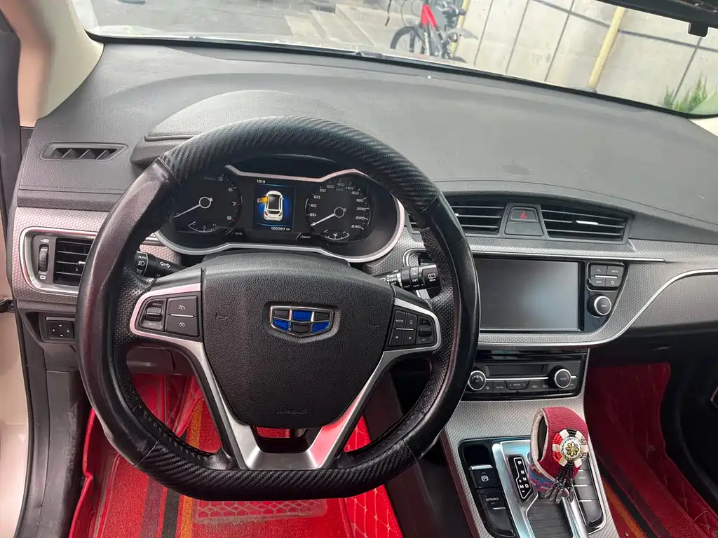 Geely Emgrand GS 2017 — фото 14