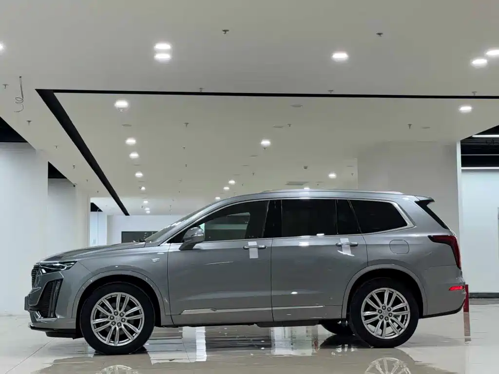 Cadillac XT6 2023 — фото 3