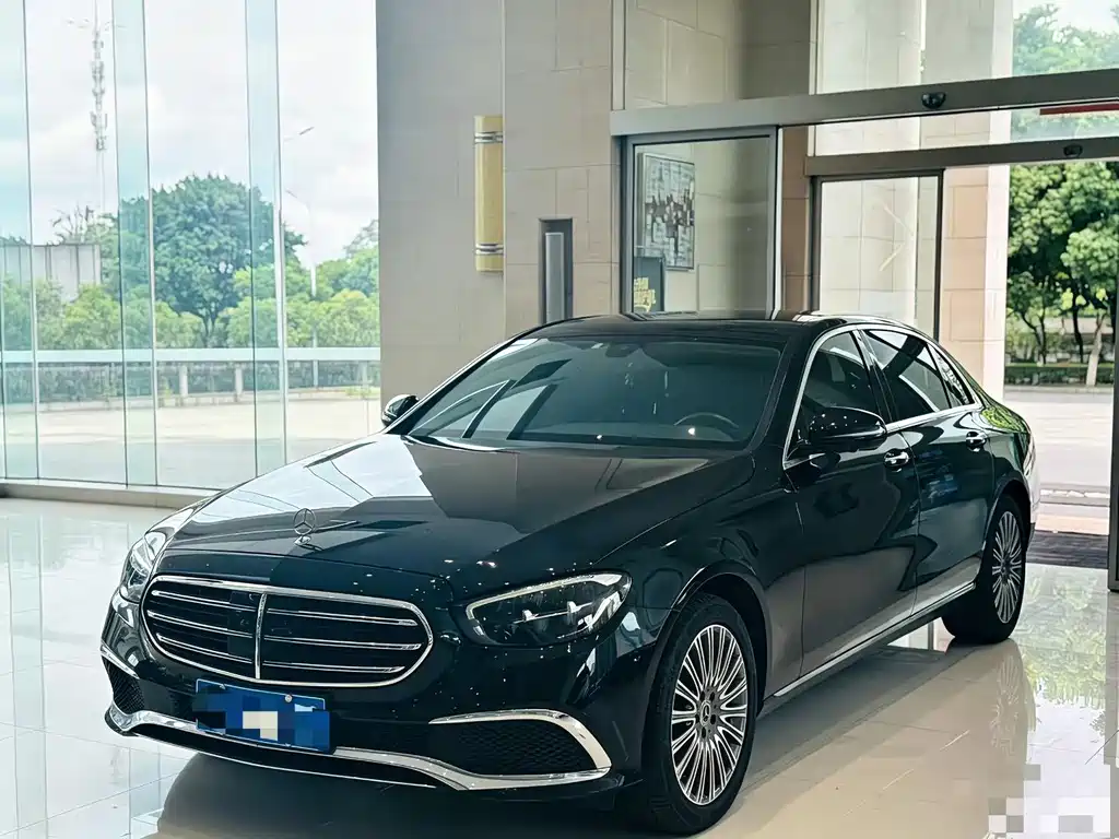 Mercedes-Benz E-Class 2023 — фото 1