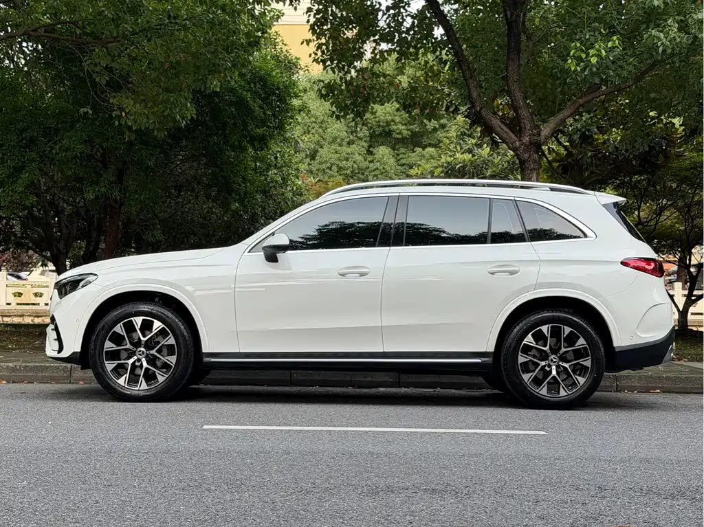 Mercedes-Benz GLC 2025